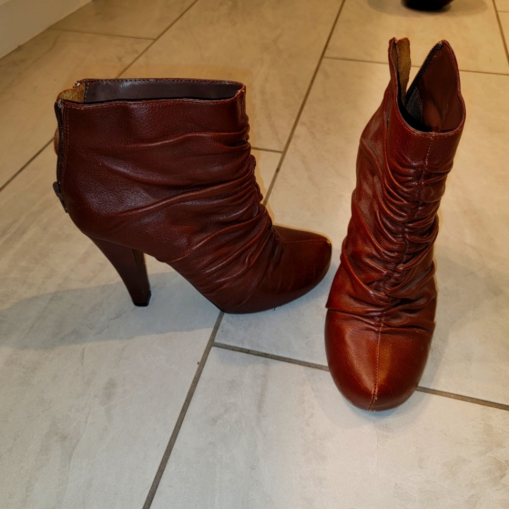 Starling Ruched booties